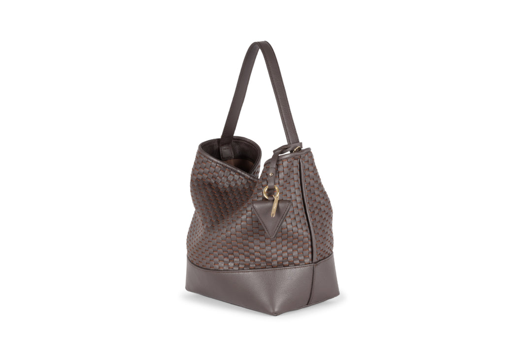 Alt tag: Elegant brown woven leather handbag with adjustable shoulder strap and small attached pouch