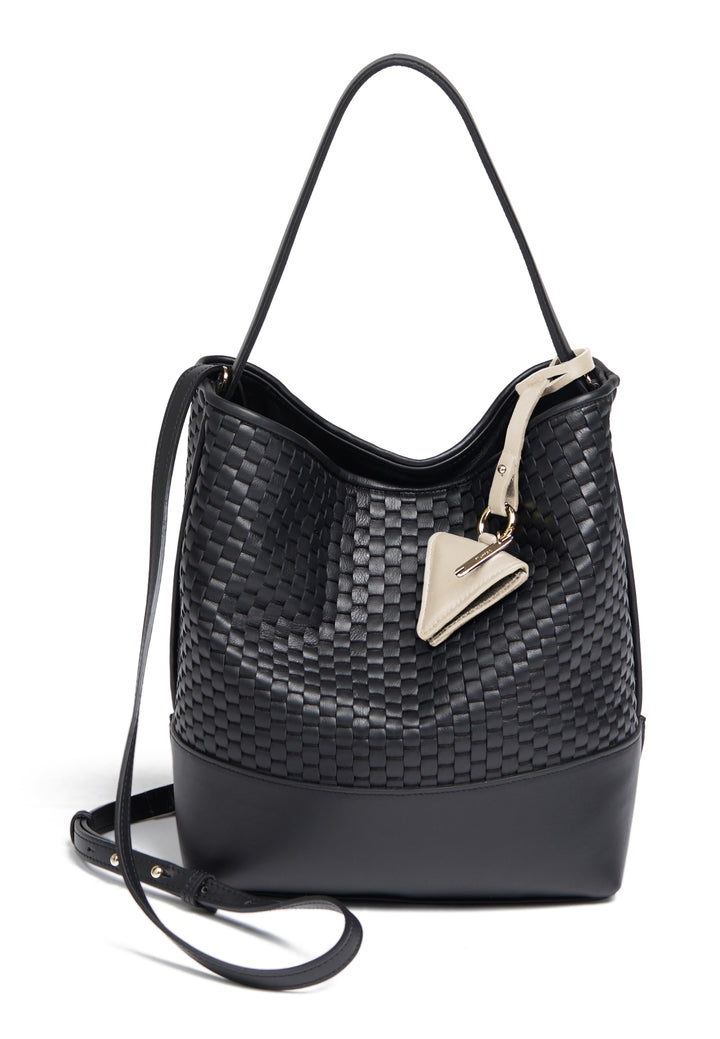 Alt tag: Stylish black woven leather handbag with adjustable shoulder strap