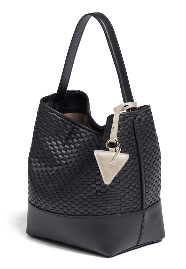 Alt tag: Stylish black woven leather handbag with adjustable shoulder strap