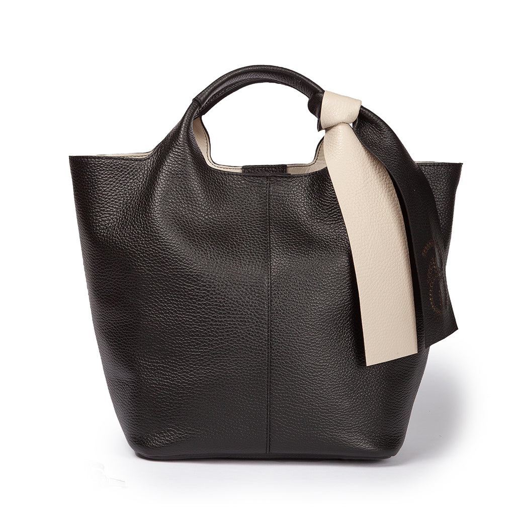 Black leather tote bag with white accent Ð¿Ð¾Ð´