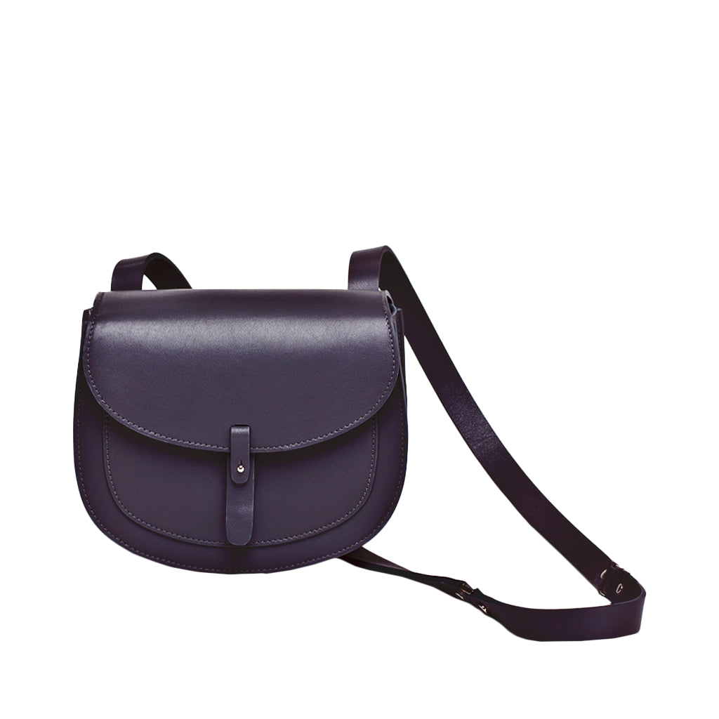 Elegant black leather crossbody handbag with strap