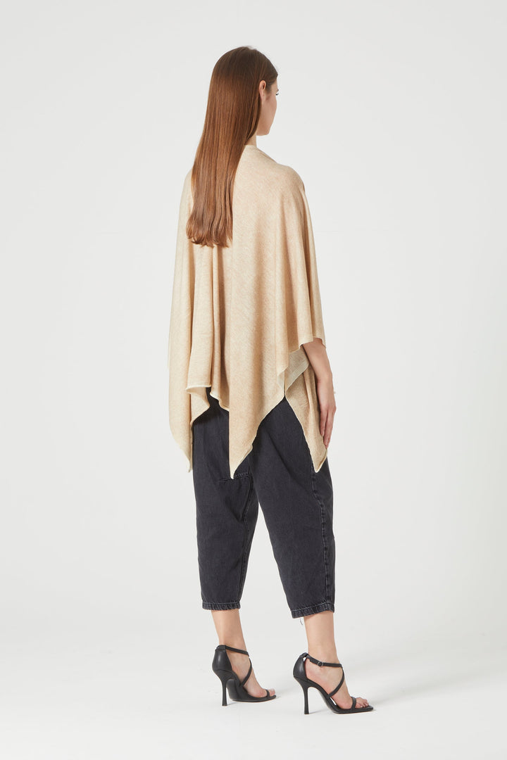 Cape Knitted Spray Beige